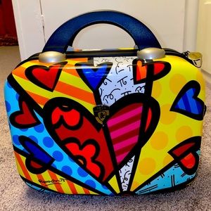 Heys America Britto “A New Day Beauty Case”